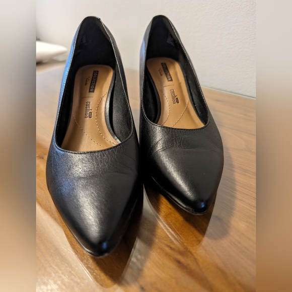 Clarks heels - Picture 3 of 5